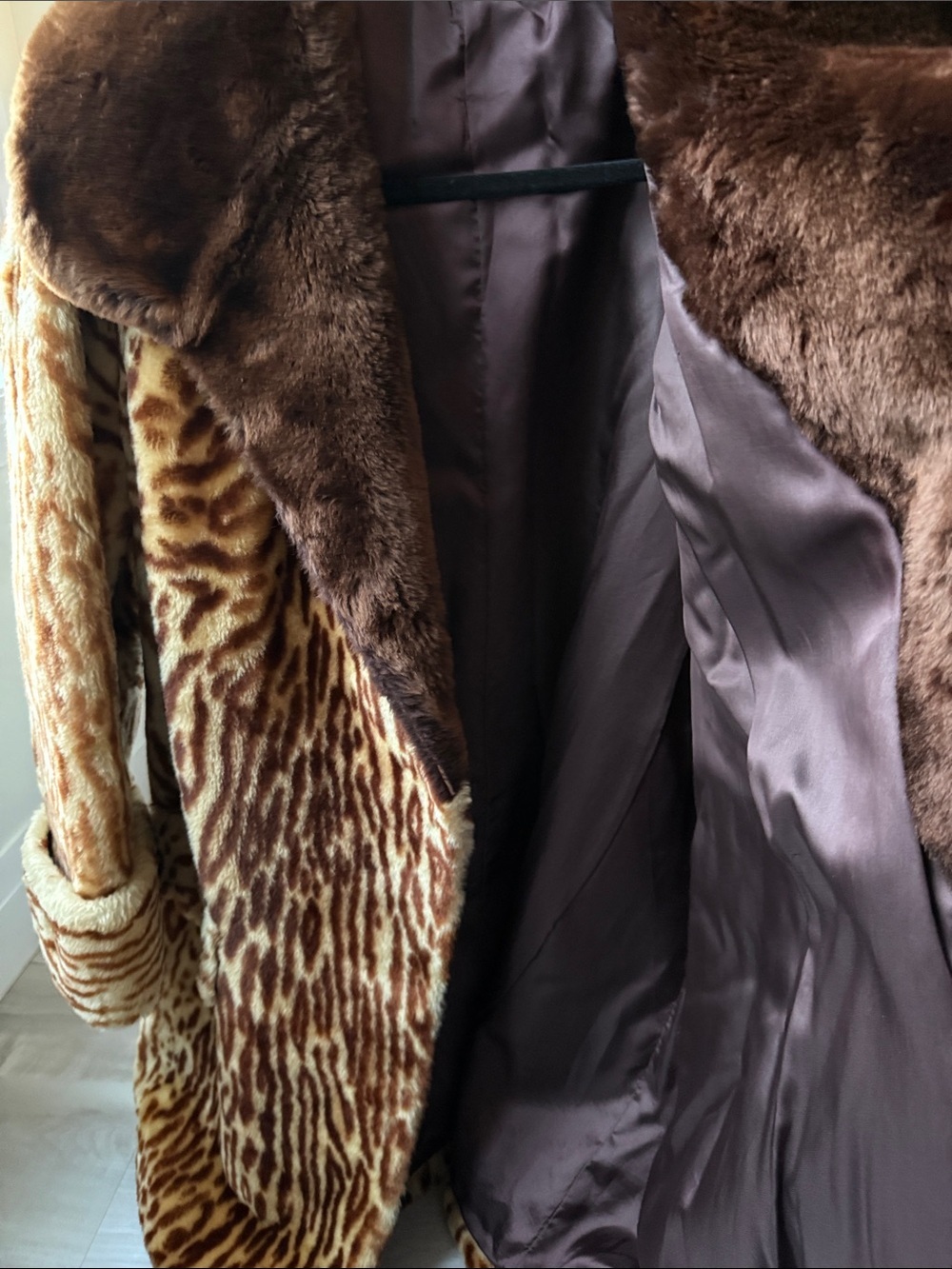 Vintage 1950’s Brown Faux Fur Animal-Print Coat with Dark Brown Collar - Picture 7 of 11